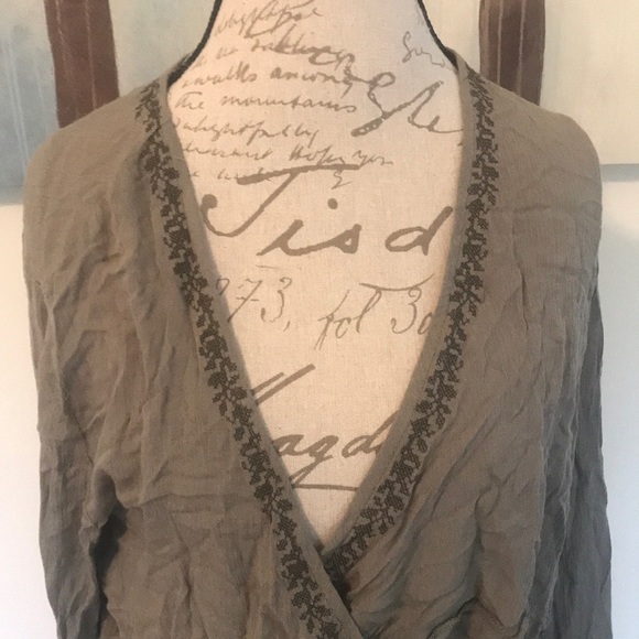 Urban Outfitters Blouse - Picture 3 of 5